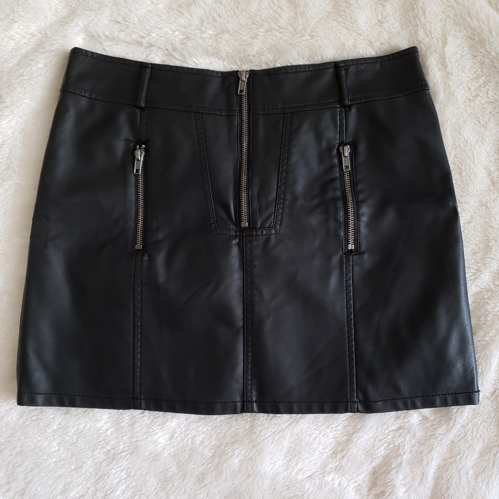 Falda piel sintetica/faux leather skirt